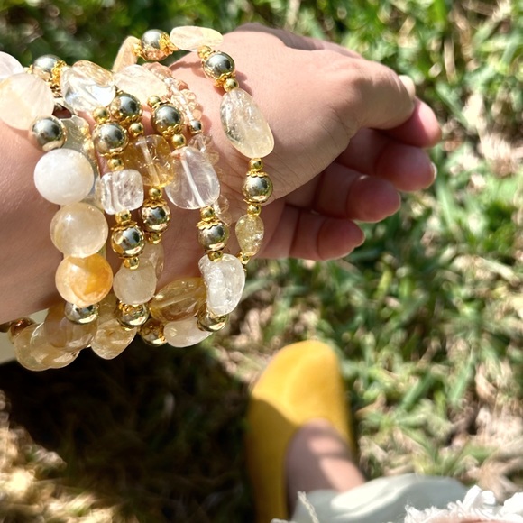 Citrine raw nuggets and green ovean jasper beaded gold bohemisn bracelet - Picture 5 of 13